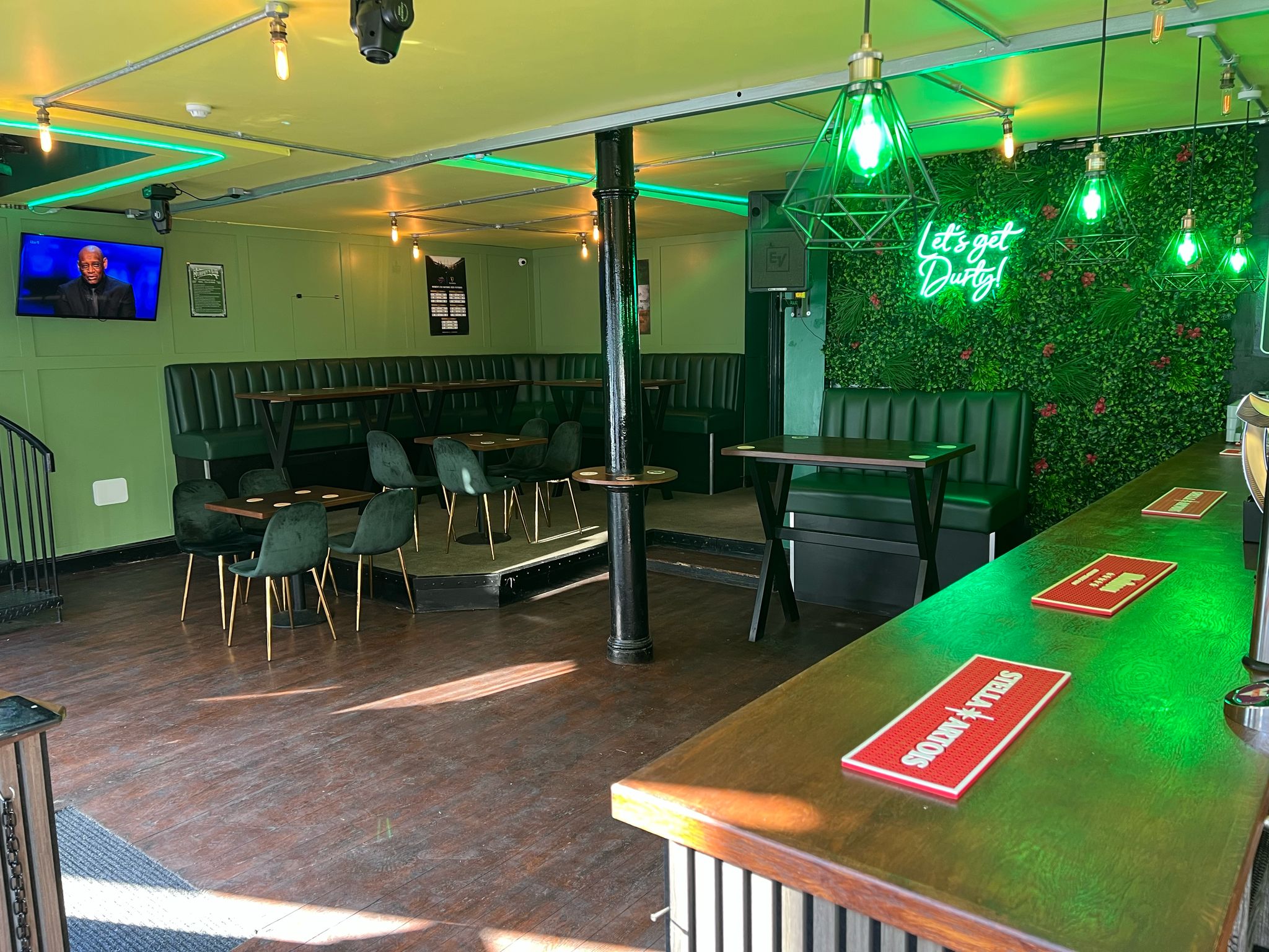 Huddersfield Bar Image 3