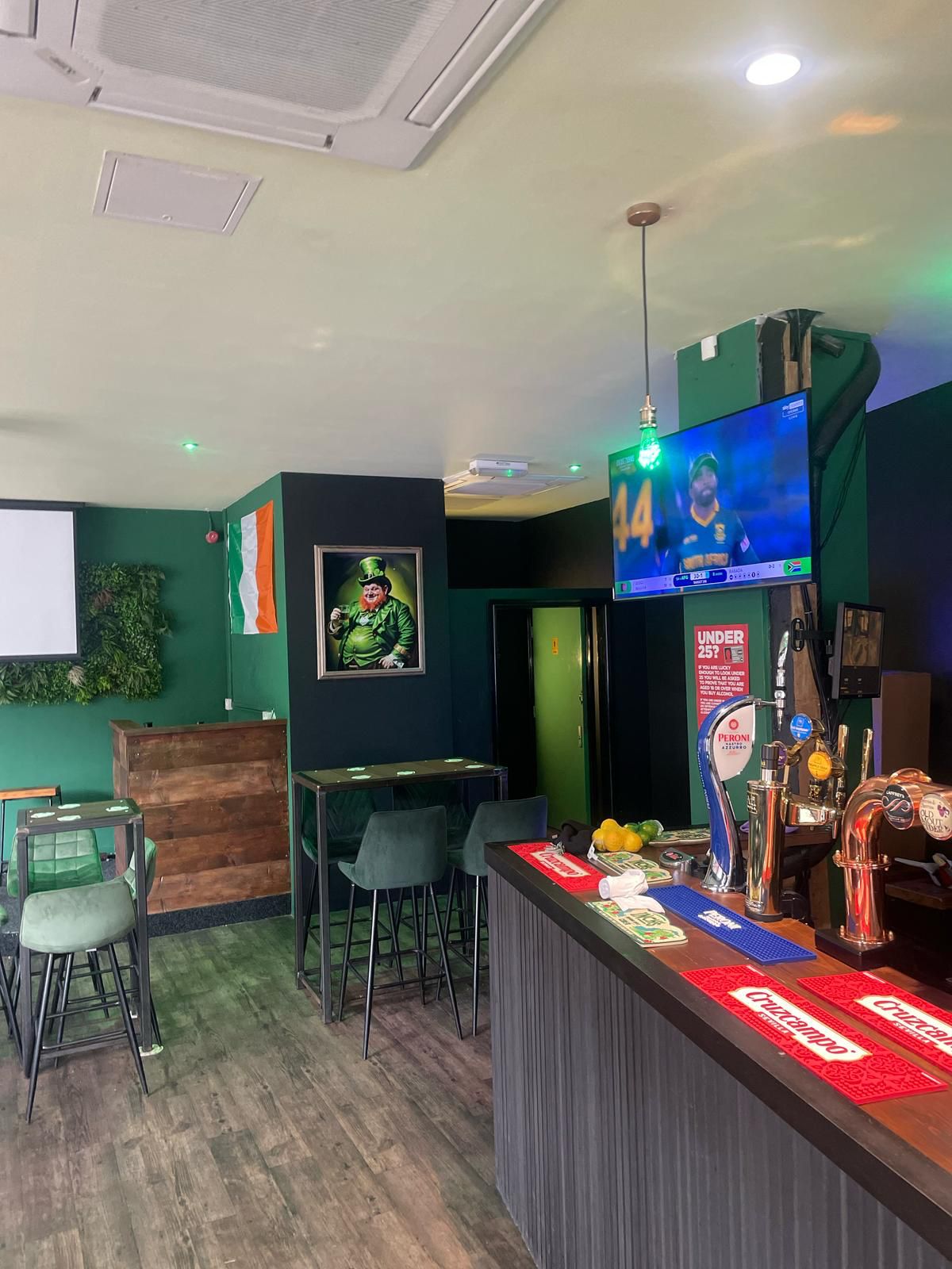 Wakefield Bar Image 1